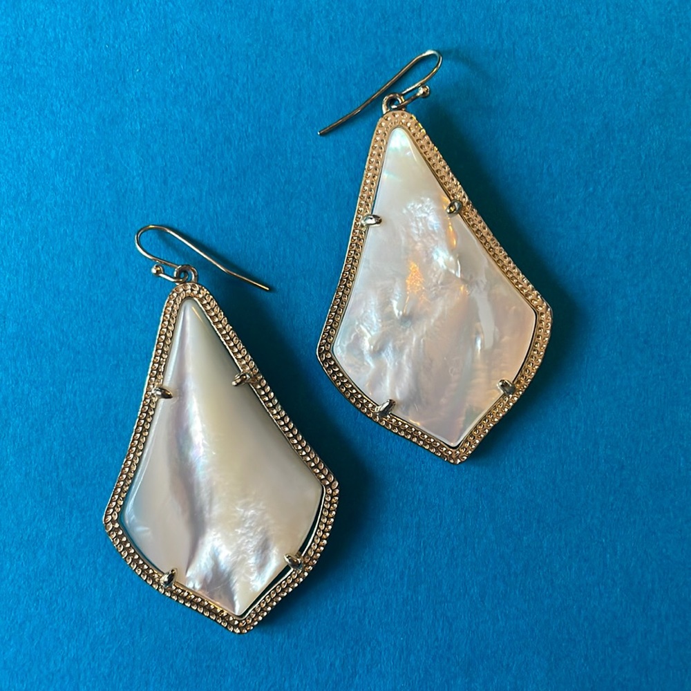 Kendra Scott- Alex Drop Earrings in Ivory Pearl